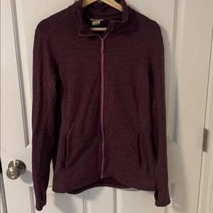 Duluth Trading Burgundy Top M